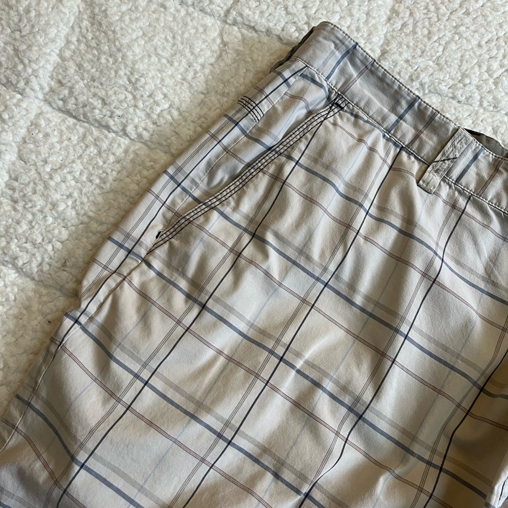 Adidas khaki stretch plaid shorts - Picture 5 of 14